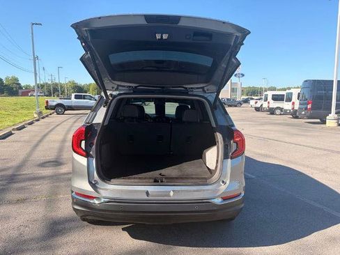 Used 2024 GMC Terrain AT4 w/ Tech Package AWD/4WD image 8