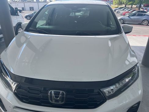 Used 2025 Honda Odyssey Touring image 2