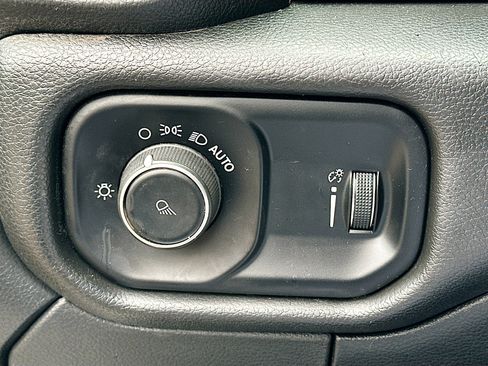 Used 2022 RAM 3500 Tradesman image 16