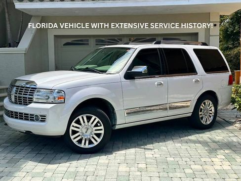 Used 2014 Lincoln Navigator 2WD image 1