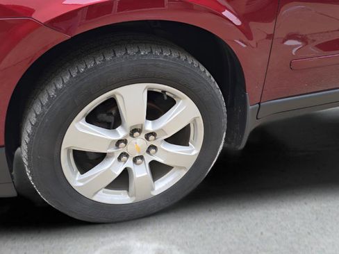 Used 2017 Chevrolet Traverse LT w/ Style and Technology Package FWD image 26