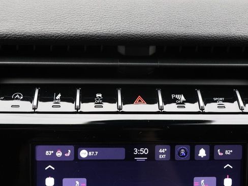 Used 2024 Jeep Grand Cherokee Altitude image 26