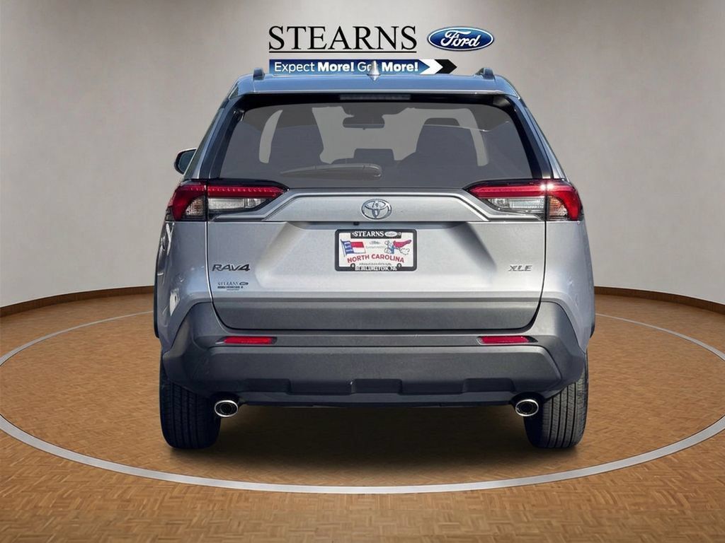Used 2024 Toyota RAV4 XLE FWD image 17