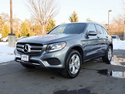 Used 2018 Mercedes-Benz GLC 300 4MATIC image 9