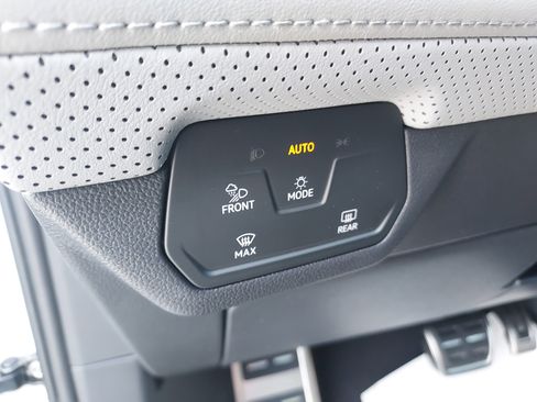 New 2026 Volkswagen Atlas Peak Edition image 18