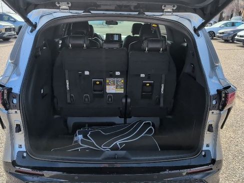 Used 2023 Toyota Sienna XSE image 22