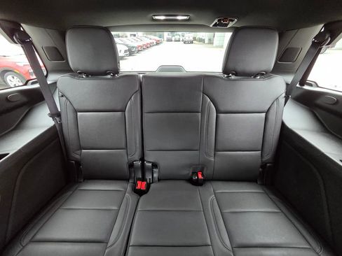 Used 2024 Chevrolet Tahoe Z71 w/ Luxury Package image 24