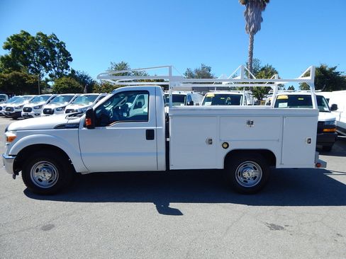 Used 2016 Ford F250 XL w/ Power Equipment Group RWD image 5