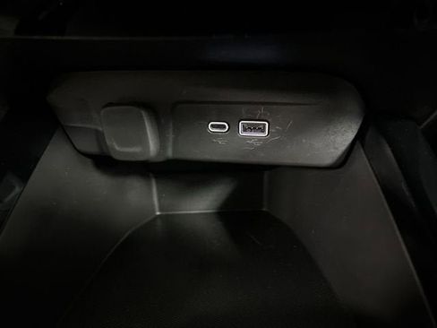 Certified 2025 Chevrolet Trax LT w/ LT Convenience Package image 34