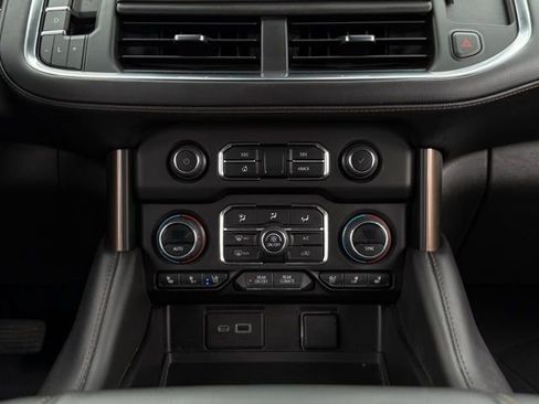 Used 2023 Chevrolet Suburban High Country AWD/4WD image 34