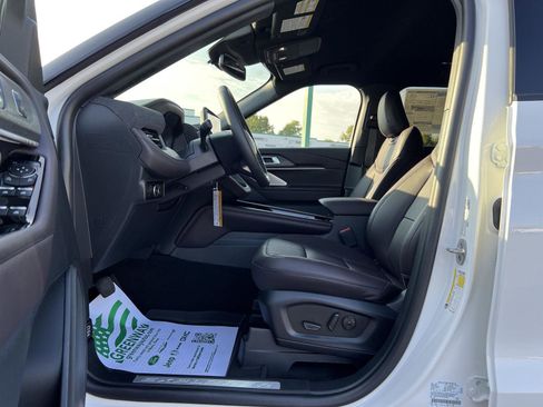 New 2026 Ford Explorer Platinum image 22