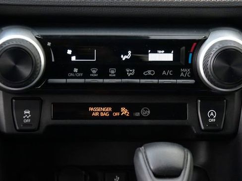 Used 2022 Toyota RAV4 LE image 22