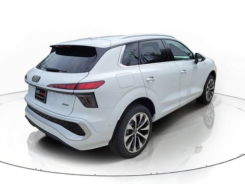 New 2026 Audi Q3 quattro 2.0T AWD/4WD image 4