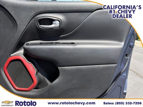 Used 2023 Jeep Renegade Trailhawk AWD/4WD image 9