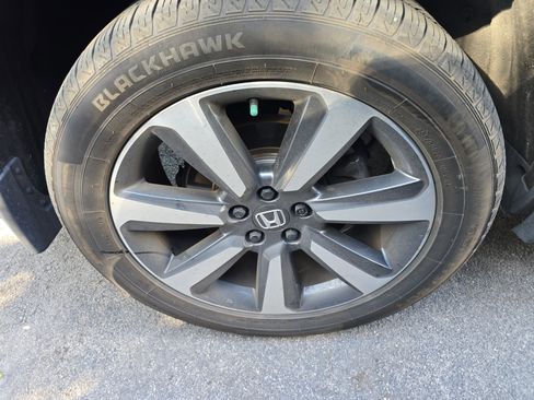 Used 2023 Honda Pilot Touring image 8