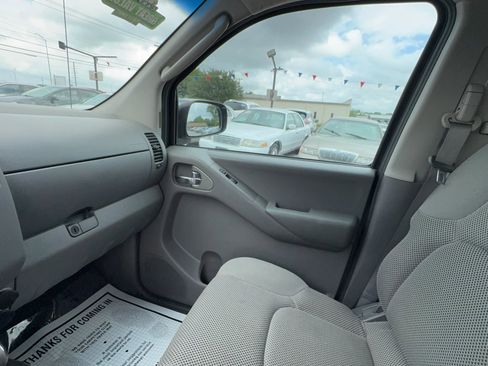 Used 2007 Nissan Frontier SE w/ SE Value Truck Pkg image 16