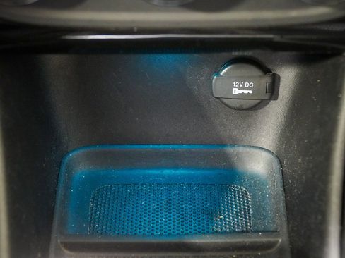 Used 2013 Chrysler 200 Limited image 27