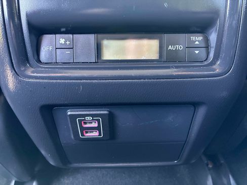 Used 2018 Nissan Pathfinder S AWD/4WD image 15