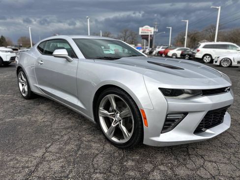 Used 2017 Chevrolet Camaro SS RWD image 7