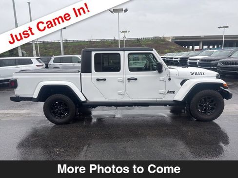 Certified 2022 Jeep Gladiator Sport image 7