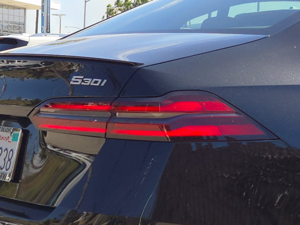 Used 2026 BMW 530i w/ M Sport Package RWD image 5