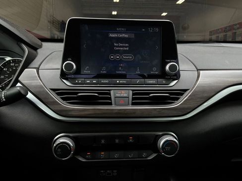 Used 2025 Nissan Altima 2.5 SV FWD image 26