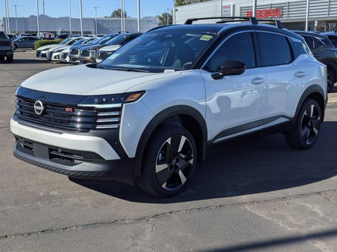 New 2026 Nissan Kicks SR w/ Illumination Package image 5