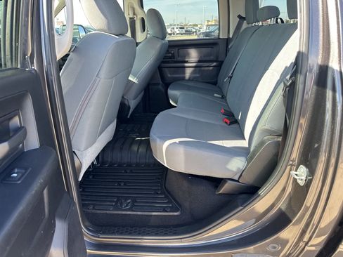 Used 2018 RAM 2500 Tradesman w/ Chrome Appearance Group image 14