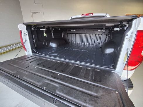 Used 2019 Toyota Tundra Platinum AWD/4WD image 10