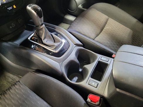 Used 2019 Nissan Rogue SV image 26