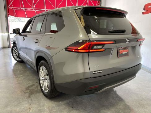 Certified 2026 Toyota Grand Highlander Platinum image 5