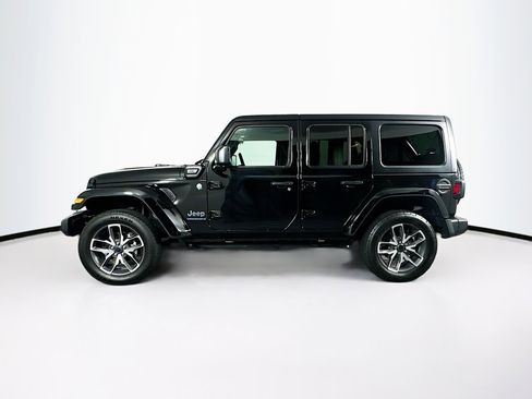 Used 2024 Jeep Wrangler Unlimited w/ Convenience Group AWD/4WD image 4