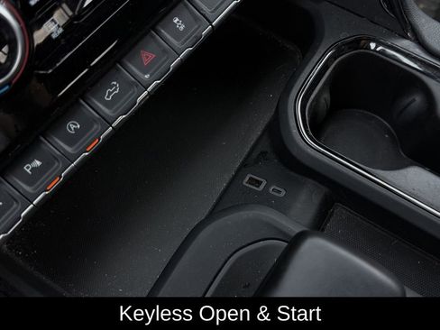 Used 2024 GMC Sierra 1500 AT4 w/ Technology Package AWD/4WD image 26