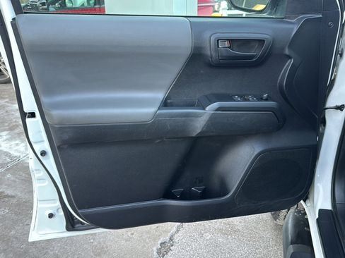 Used 2020 Toyota Tacoma SR image 14