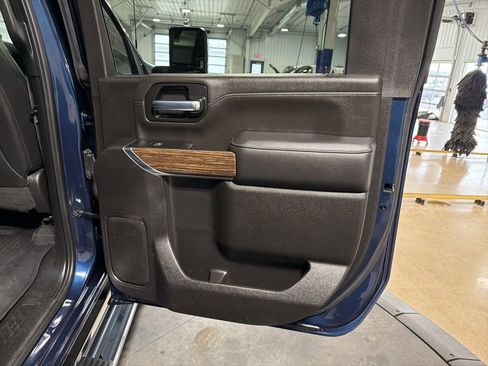 Used 2022 Chevrolet Silverado 3500 High Country w/ Z71 Off-Road Package image 9
