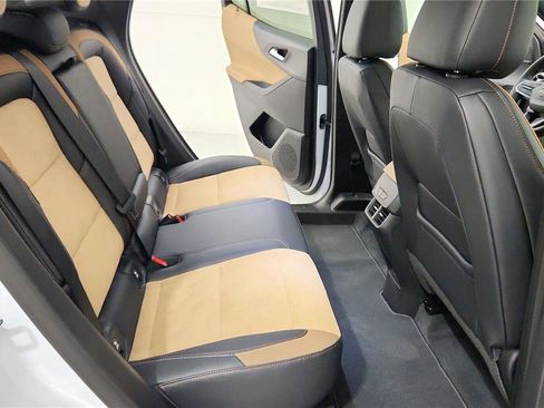 New 2026 Chevrolet Equinox ACTIV w/ Convenience Package III FWD image 37