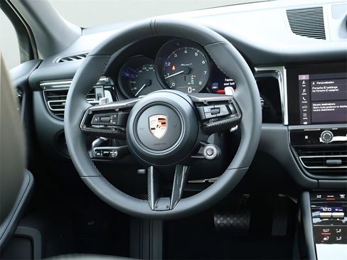New 2026 Porsche Macan image 20
