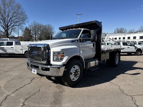 New 2026 Ford F750 2WD Regular Cab Super Duty image 4