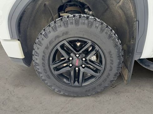 Used 2023 GMC Sierra 1500 AT4 w/ AT4 Preferred Package image 14