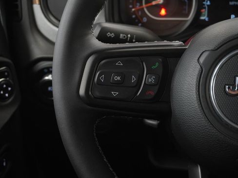 Used 2025 Jeep Wrangler Willys image 37