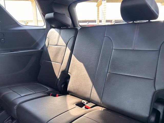 Used 2023 Chevrolet Traverse RS w/ LPO, Floor Liner Package FWD image 21