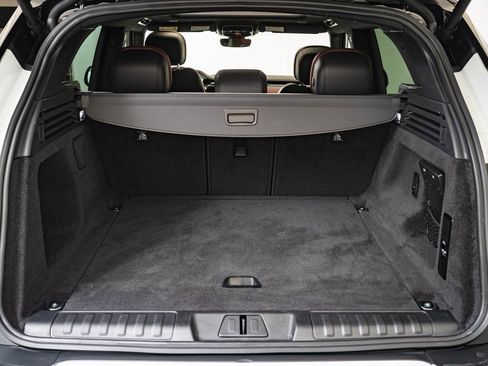 Used 2023 Land Rover Range Rover Sport SE Dynamic image 18