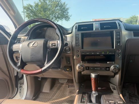 Used 2018 Lexus GX 460 Premium AWD/4WD image 7