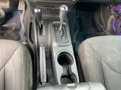 Used 2018 Jeep Wrangler Unlimited Sport S AWD/4WD image 34