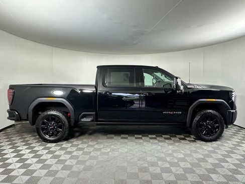 Used 2025 GMC Sierra 2500 AT4 w/ AT4 Premium Plus Package AWD/4WD image 6