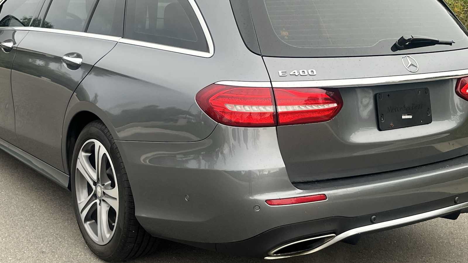 Certified 2017 Mercedes-Benz E 400 4MATIC Wagon image 18