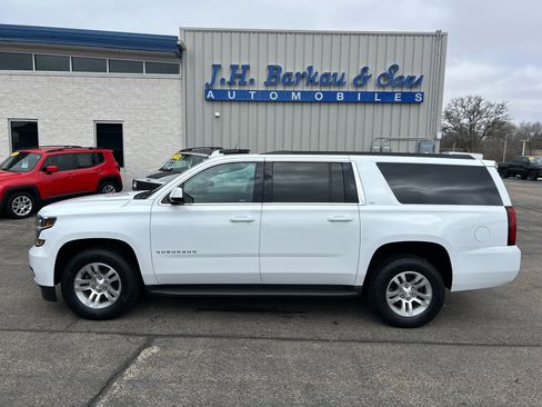 Used 2016 Chevrolet Suburban LT w/ Luxury Package image 4