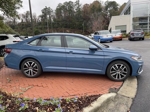 New 2026 Volkswagen Jetta SE FWD image 4