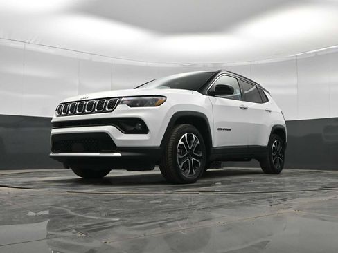 Used 2024 Jeep Compass Limited image 33