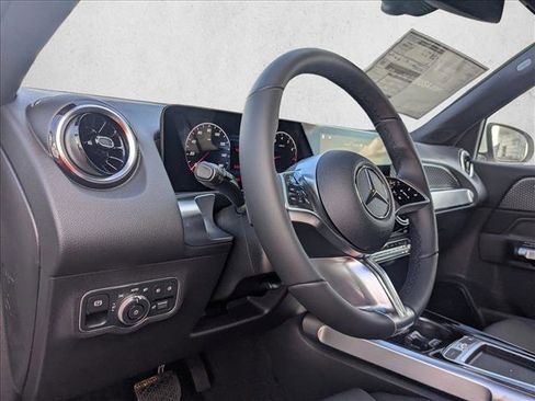 Used 2026 Mercedes-Benz GLB 250 image 6